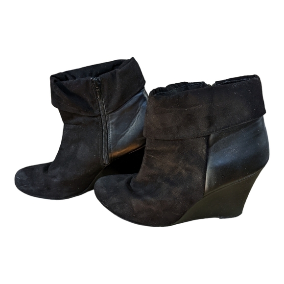 Report black wedge shootie Size 5 GUC - Picture 1 of 3